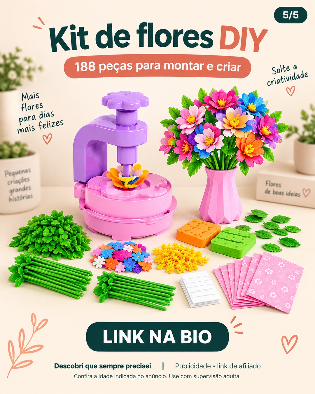 Imagem ilustrativa do kit de flores DIY com prensa manual lilás, base rosa, flores coloridas e acessórios
